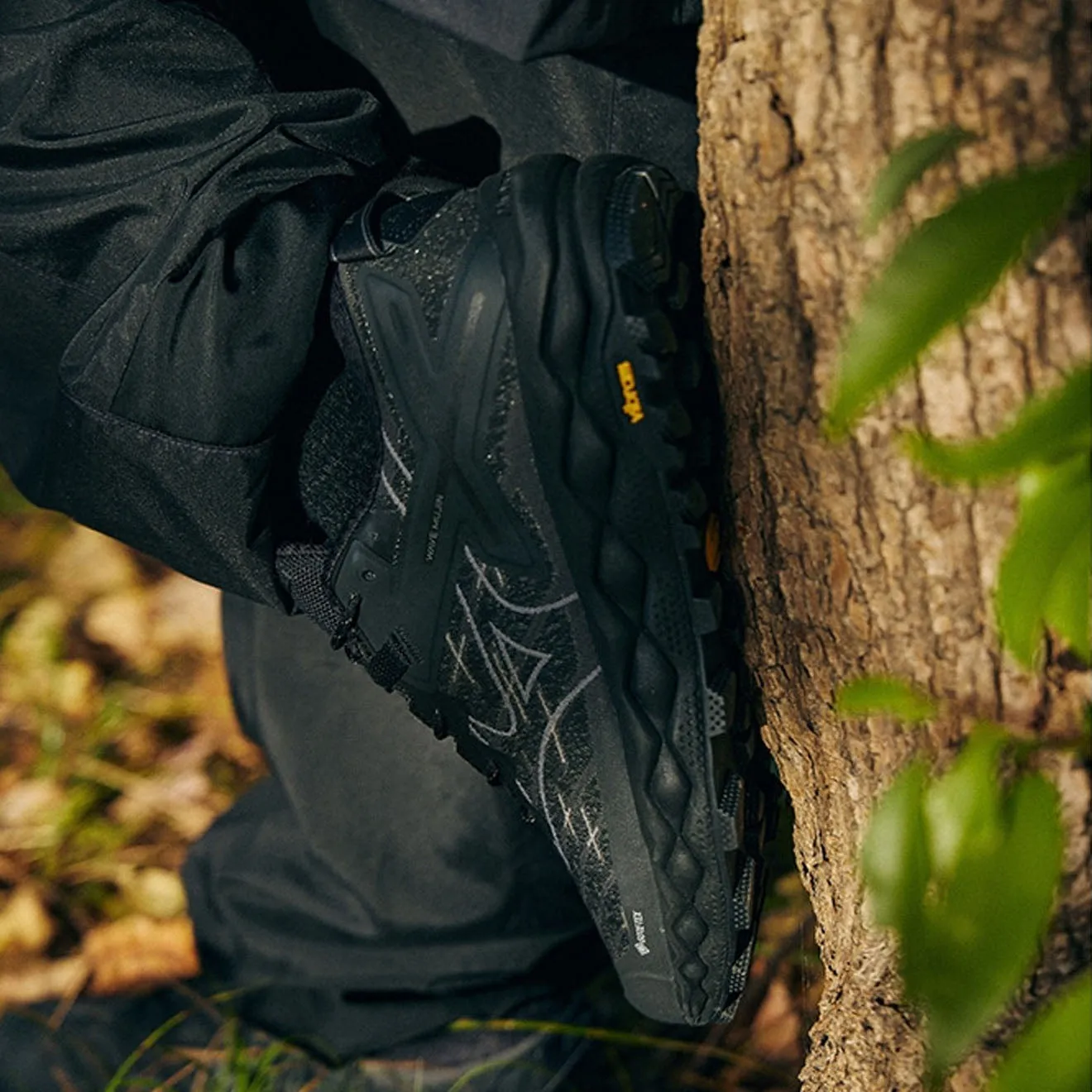 Mizuno Wave Mujin LS GTX Black / Quiet Shade / Black Sand