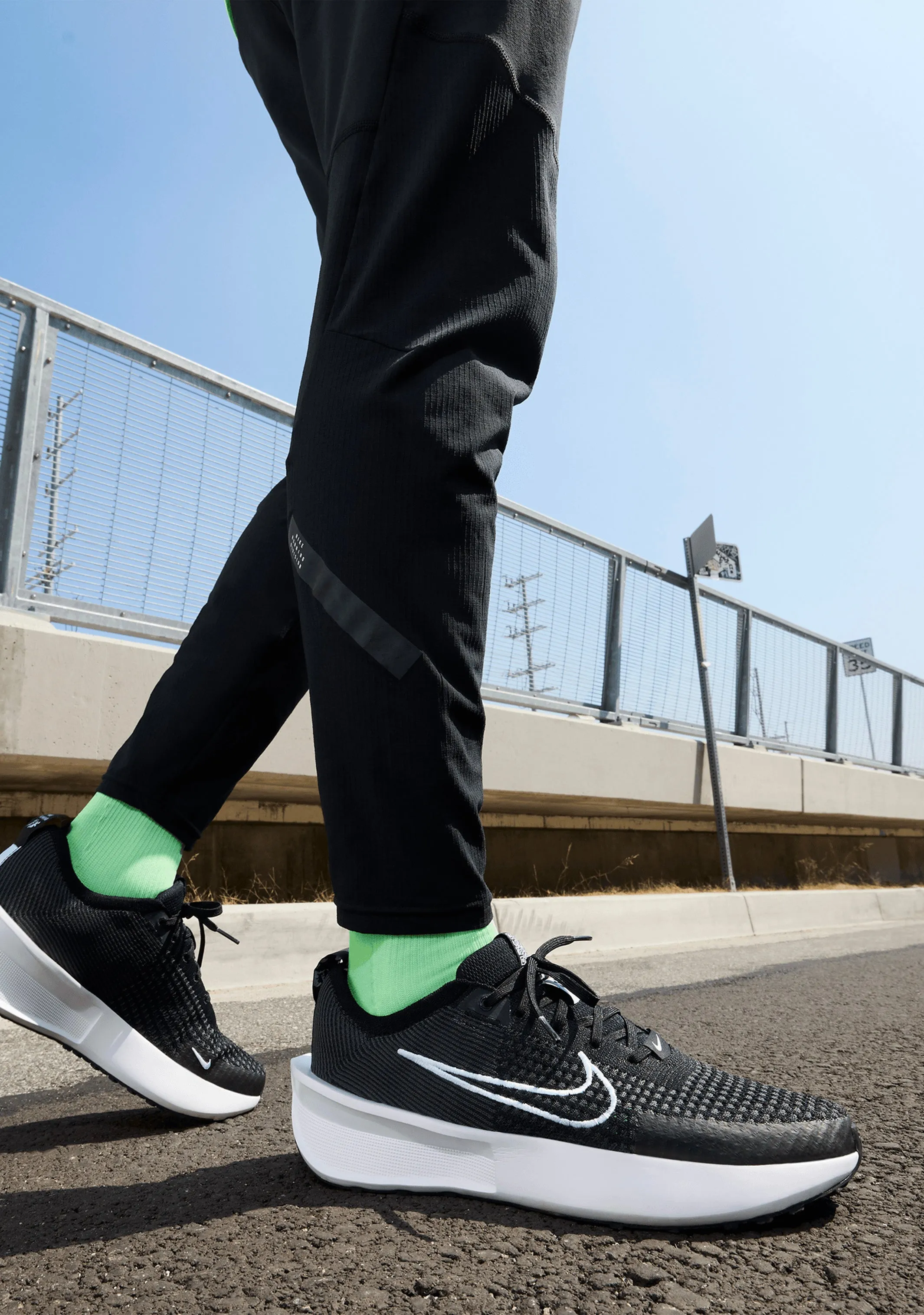 Nike Men's Interact Run