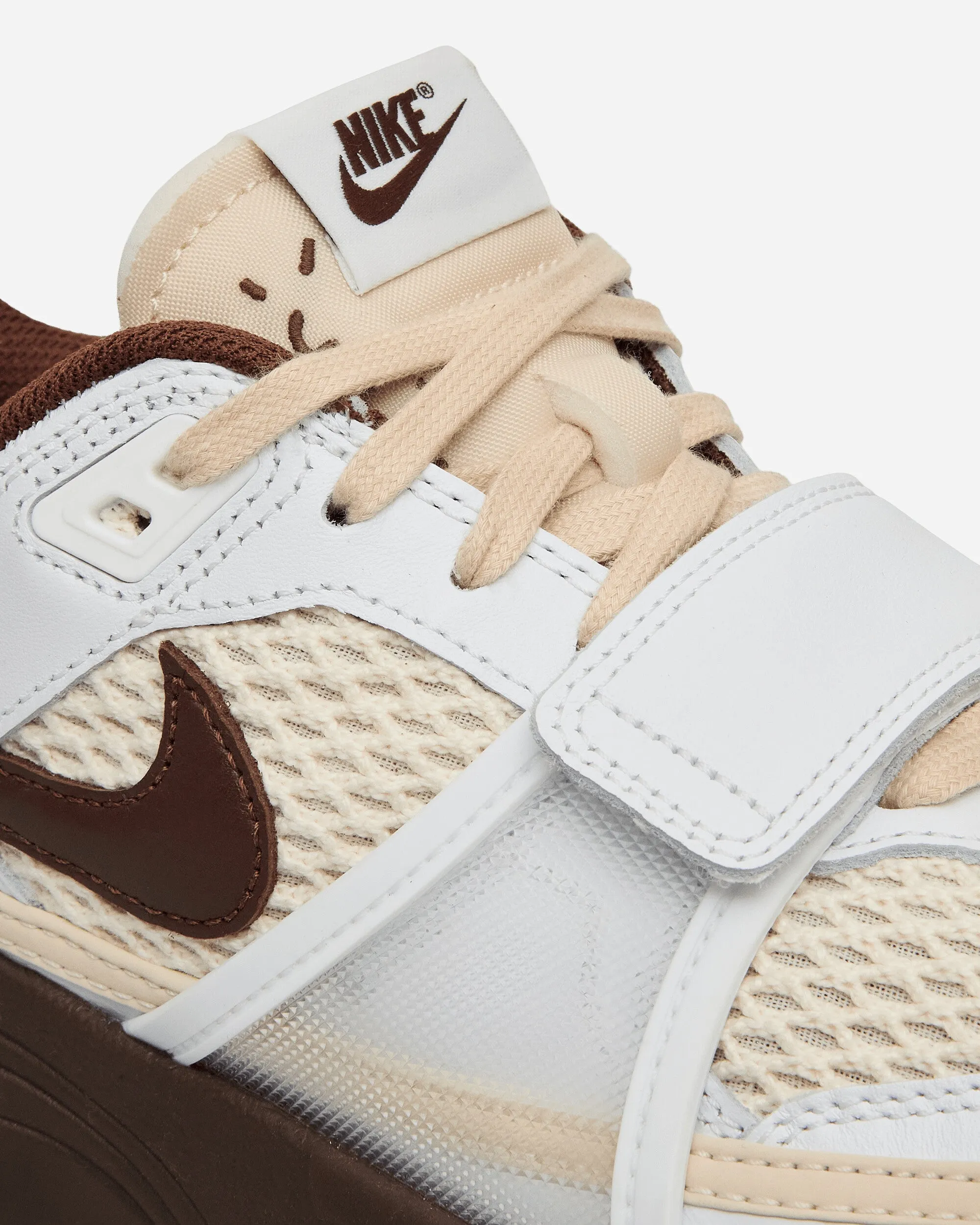 Travis Scott Zoom Field Jaxx Sneakers White / Light Chocolate